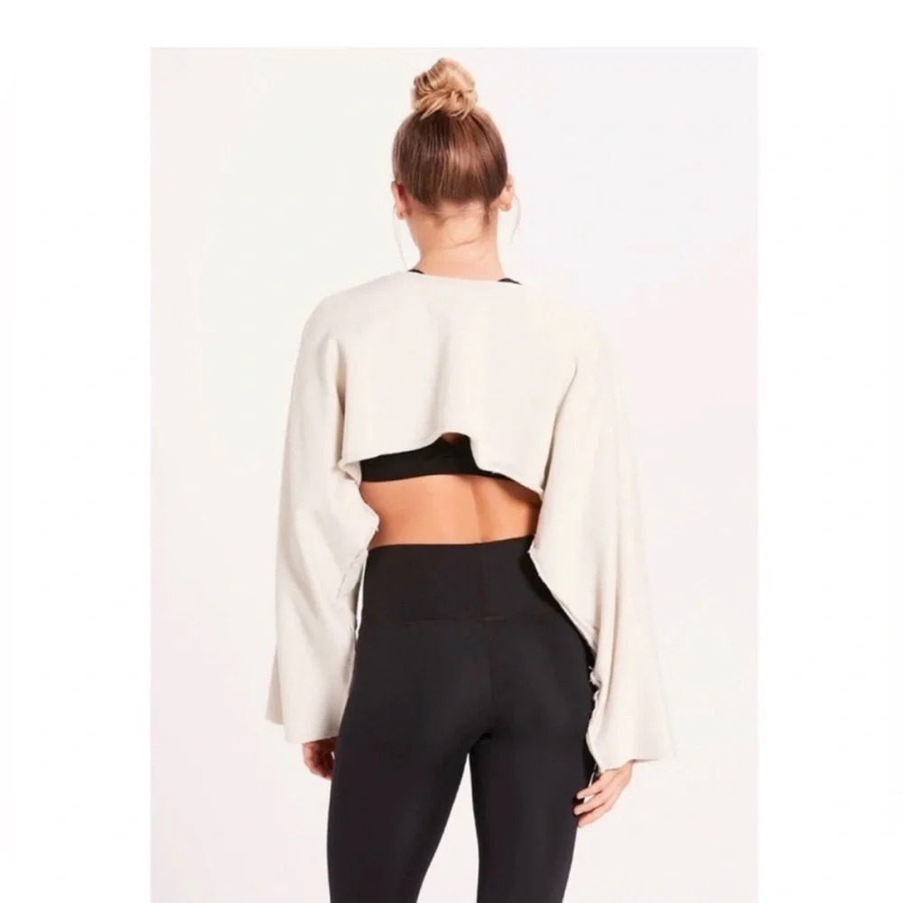 Niyama Sol crop kimono sweatshirt in stone Size Medium Yoga Athleisure - Picture 3 of 10